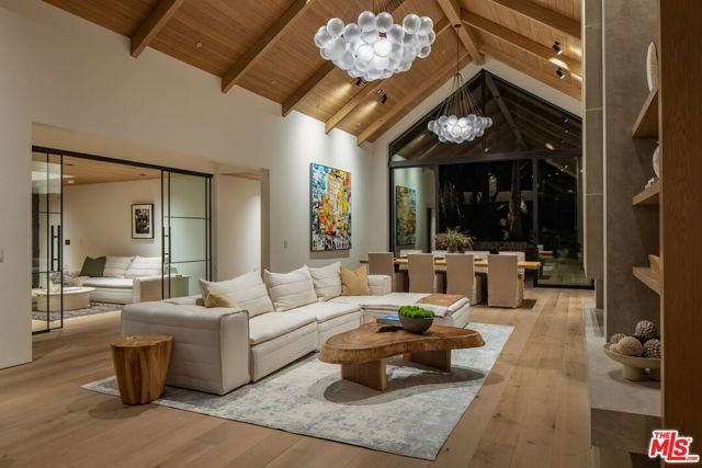 12309 Viewcrest Road, Studio City (los Angeles), CA 91604