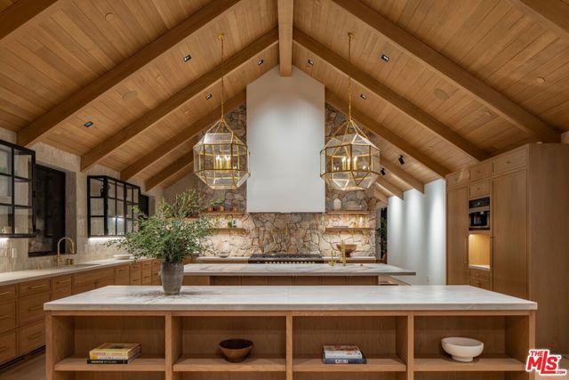 12309 Viewcrest Road, Studio City (los Angeles), CA 91604