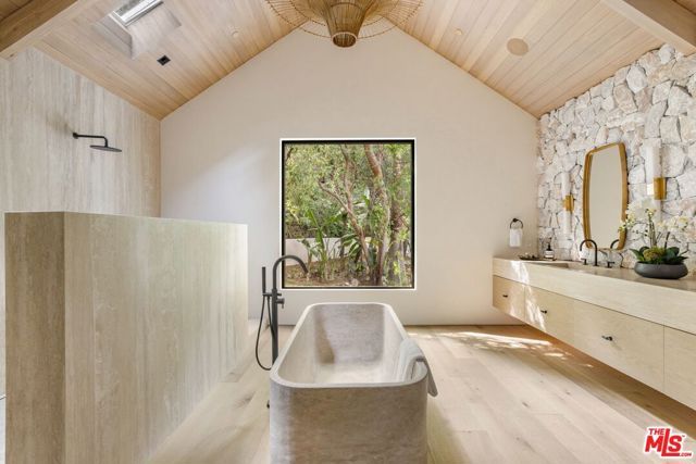 12309 Viewcrest Road, Studio City (los Angeles), CA 91604