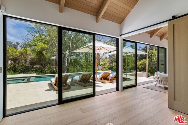 12309 Viewcrest Road, Studio City (los Angeles), CA 91604