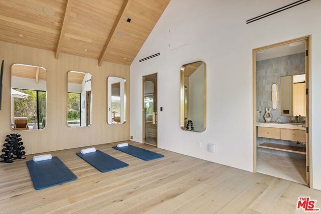 12309 Viewcrest Road, Studio City (los Angeles), CA 91604
