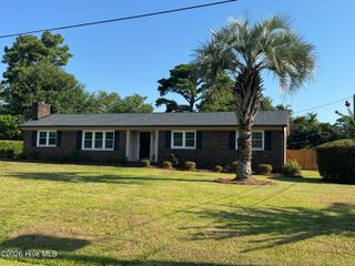 127 Deerwood Drive, Wilmington, NC 28405