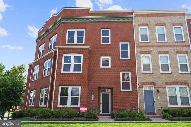 8925 QUARRY RD, Manassas, VA 20110