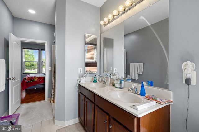 8925 QUARRY RD, Manassas, VA 20110