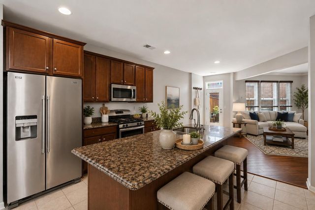 8925 QUARRY RD, Manassas, VA 20110