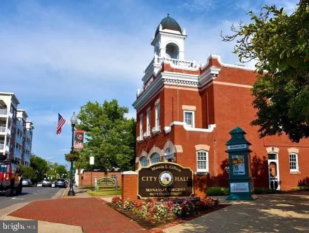 8925 QUARRY RD, Manassas, VA 20110