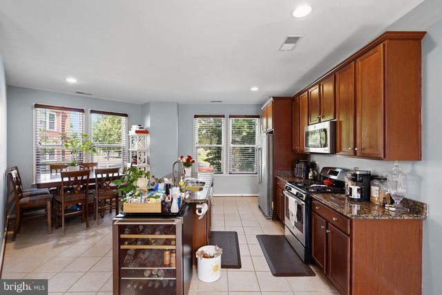 8925 QUARRY RD, Manassas, VA 20110