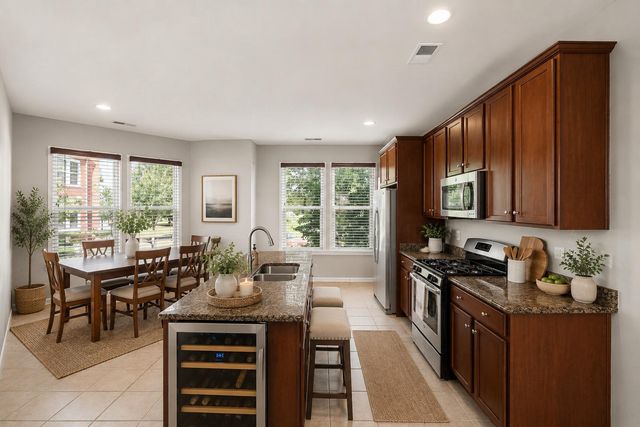 8925 QUARRY RD, Manassas, VA 20110