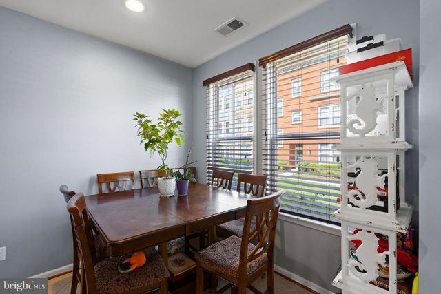 8925 QUARRY RD, Manassas, VA 20110