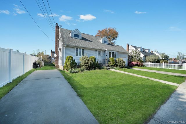 83 Old Farmingdale Road, West Babylon, NY 11704