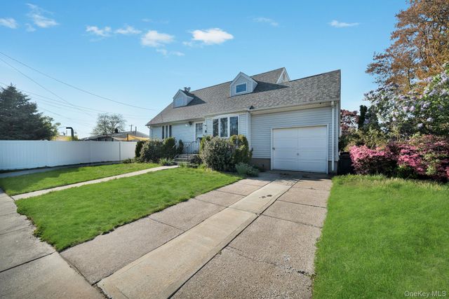 83 Old Farmingdale Road, West Babylon, NY 11704