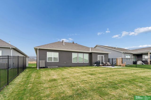 4910 N 211 Avenue, Omaha, NE 68022