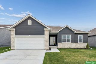 4910 N 211 Avenue, Omaha, NE 68022