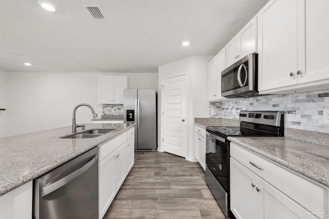 5557 Galahad Trl, Milton, FL 32583