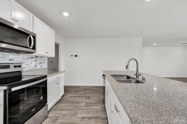 5557 Galahad Trl, Milton, FL 32583