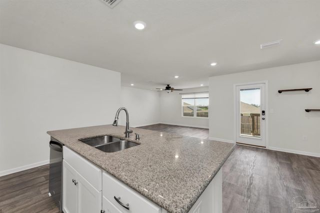 5557 Galahad Trl, Milton, FL 32583