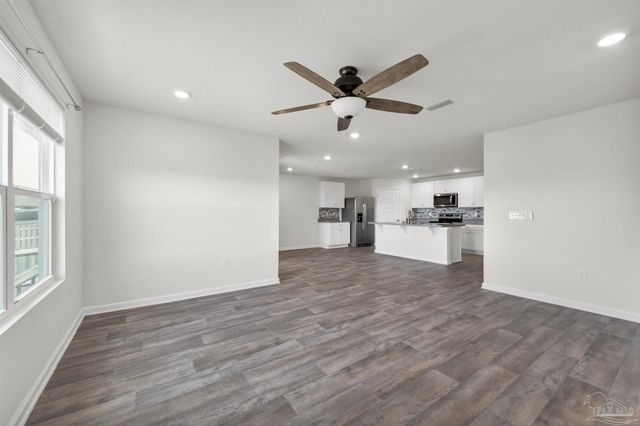 5557 Galahad Trl, Milton, FL 32583