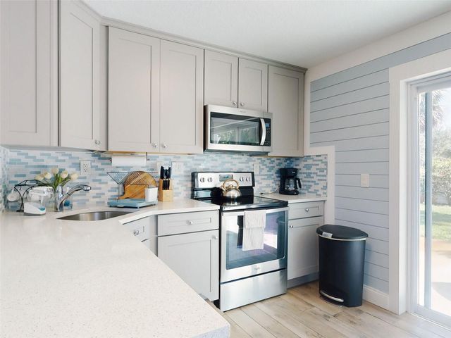 16 HILLSIDE DRIVE, New Smyrna Beach, FL 32169