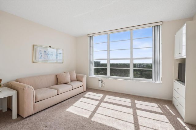 575 Oaks Lane 908, Pompano Beach, FL 33069