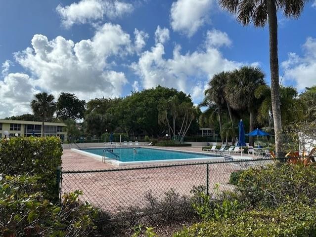 575 Oaks Lane 908, Pompano Beach, FL 33069