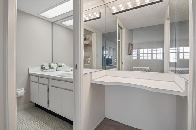 575 Oaks Lane 908, Pompano Beach, FL 33069