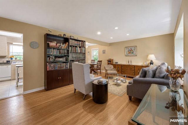 711 Rutland Avenue, Teaneck, NJ 07666