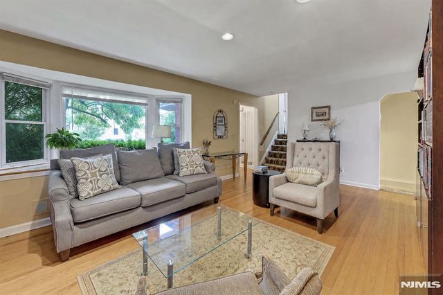 711 Rutland Avenue, Teaneck, NJ 07666