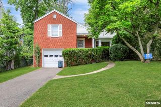 711 Rutland Avenue, Teaneck, NJ 07666