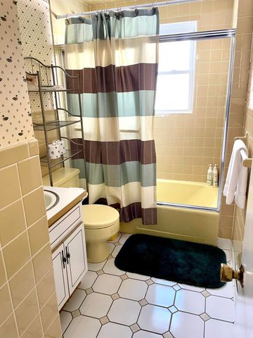 19 Maine Avenue, West Yarmouth, MA 02673