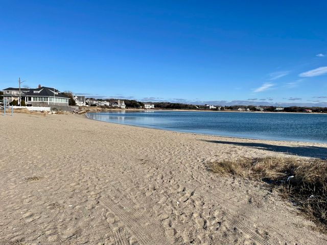 19 Maine Avenue, West Yarmouth, MA 02673