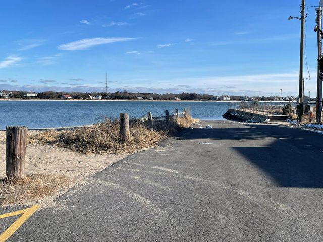 19 Maine Avenue, West Yarmouth, MA 02673