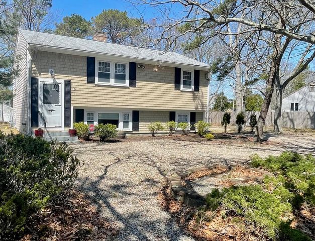 19 Maine Avenue, West Yarmouth, MA 02673