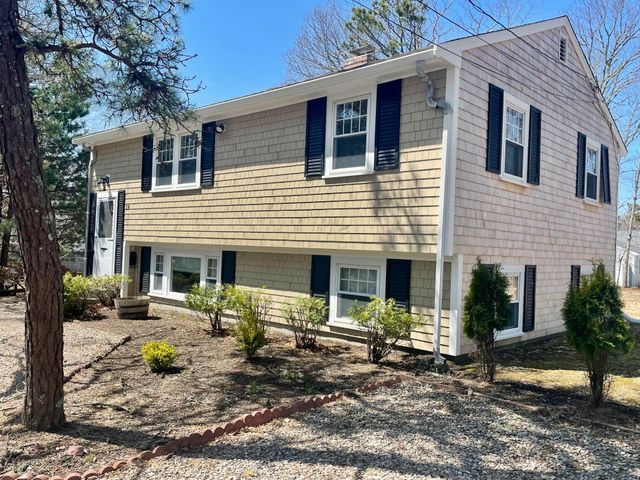 19 Maine Avenue, West Yarmouth, MA 02673