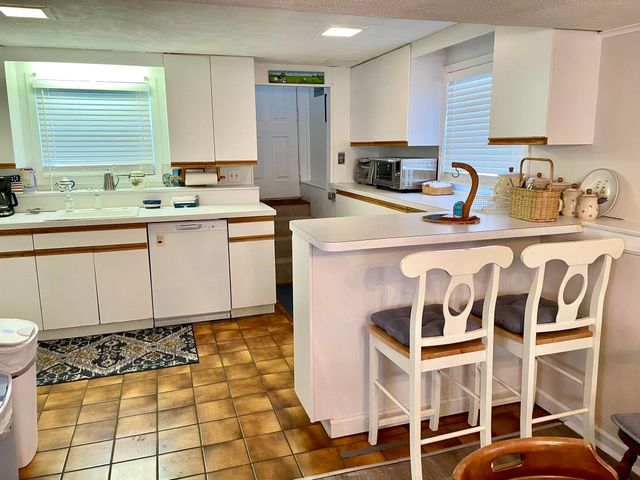 19 Maine Avenue, West Yarmouth, MA 02673