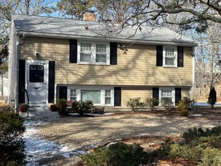 19 Maine Avenue, West Yarmouth, MA 02673