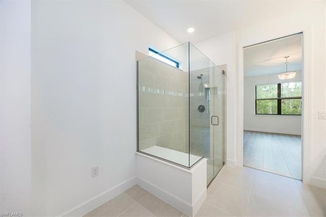 10335 Ventana LN, Naples, FL 34120