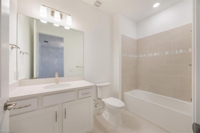 10335 Ventana LN, Naples, FL 34120