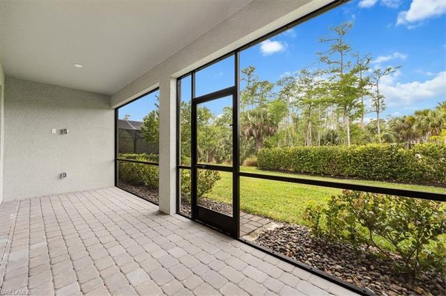 10335 Ventana LN, Naples, FL 34120