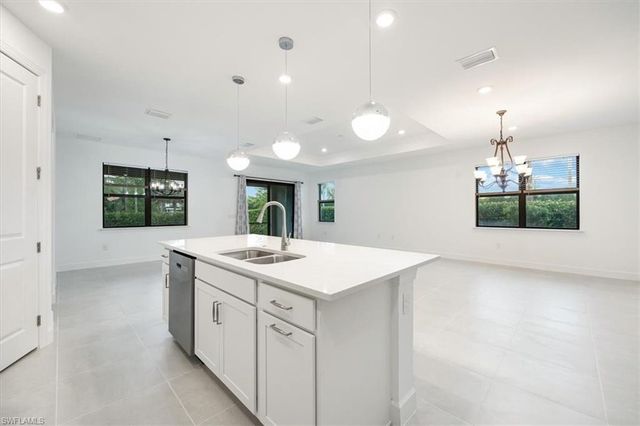 10335 Ventana LN, Naples, FL 34120