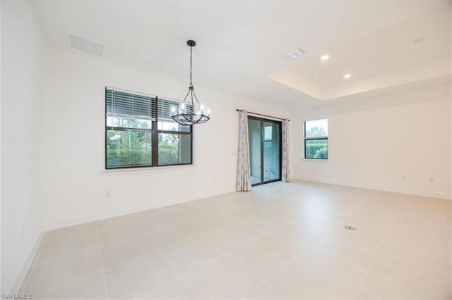 10335 Ventana LN, Naples, FL 34120