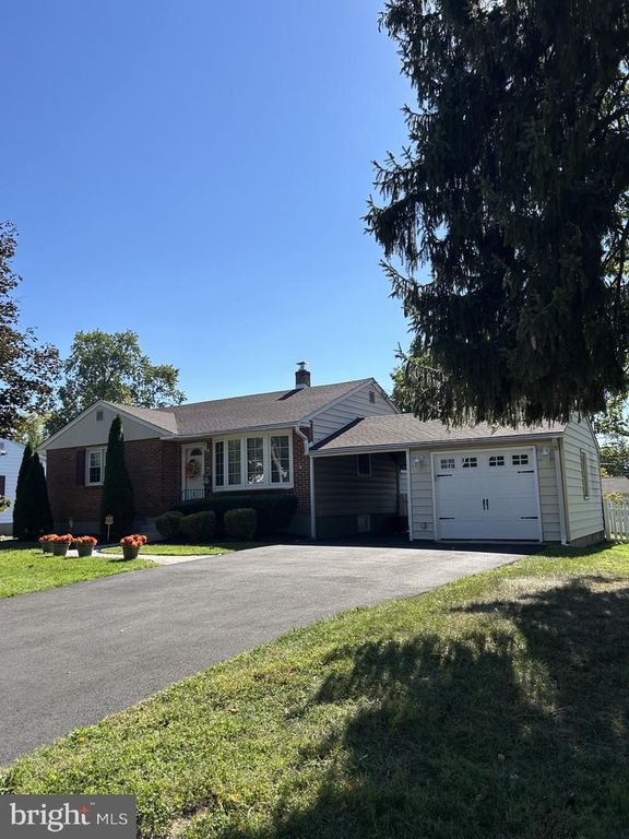 3898 ROUND MEADOW LN, Hatboro, PA 19040