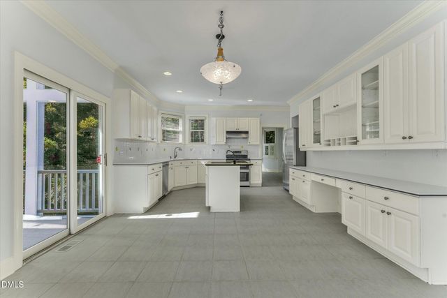 7804 Umstead Forest Drive, Raleigh, NC 27612