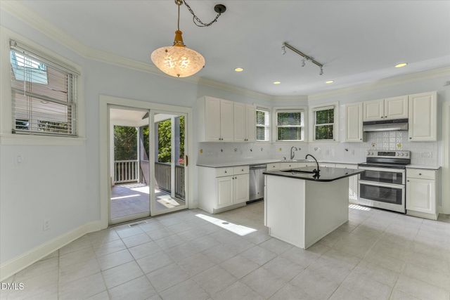 7804 Umstead Forest Drive, Raleigh, NC 27612