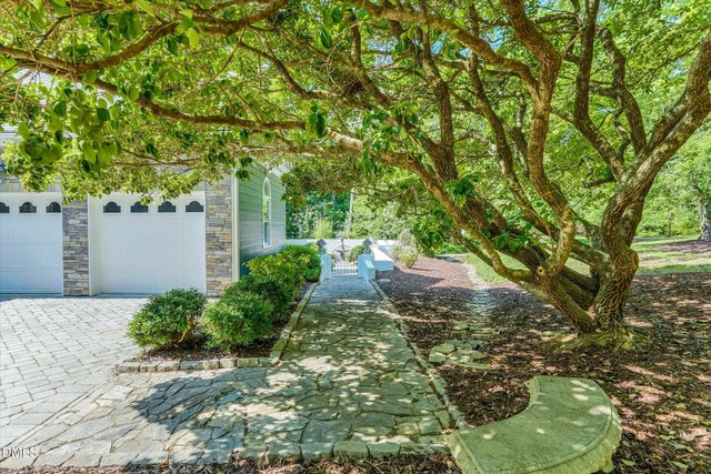 7804 Umstead Forest Drive, Raleigh, NC 27612