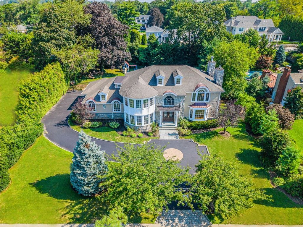 117 Crabapple Road, Manhasset, NY 11030