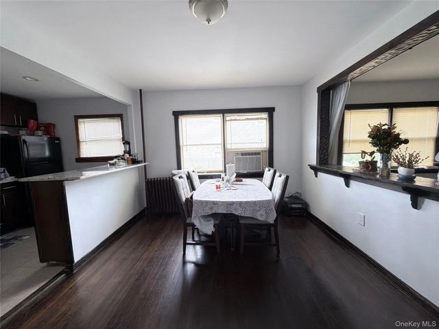 34 Parkside Drive, Jericho, NY 11753