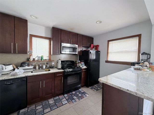 34 Parkside Drive, Jericho, NY 11753