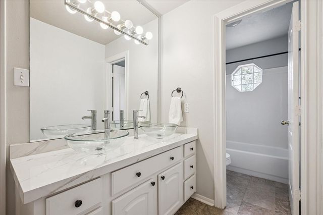 12711 Rock Falls Way, Houston, TX 77041