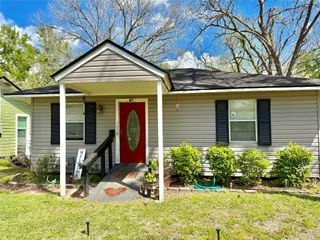 1014 N Arcola Street, Angleton, TX 77515