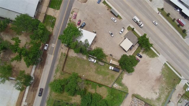 5820 Parker Henderson Road, Fort Worth, TX 76119
